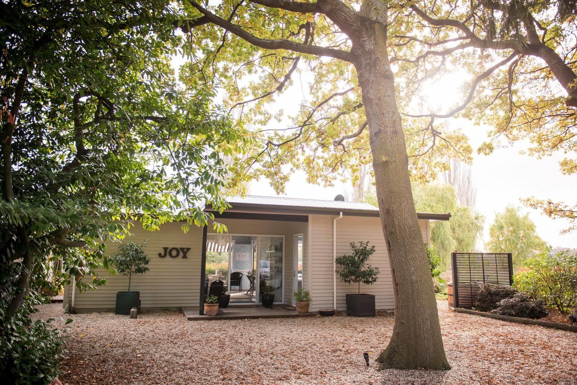 Revive On Oakview Boutique Beauty And Accommodation Ashburton Exterior photo